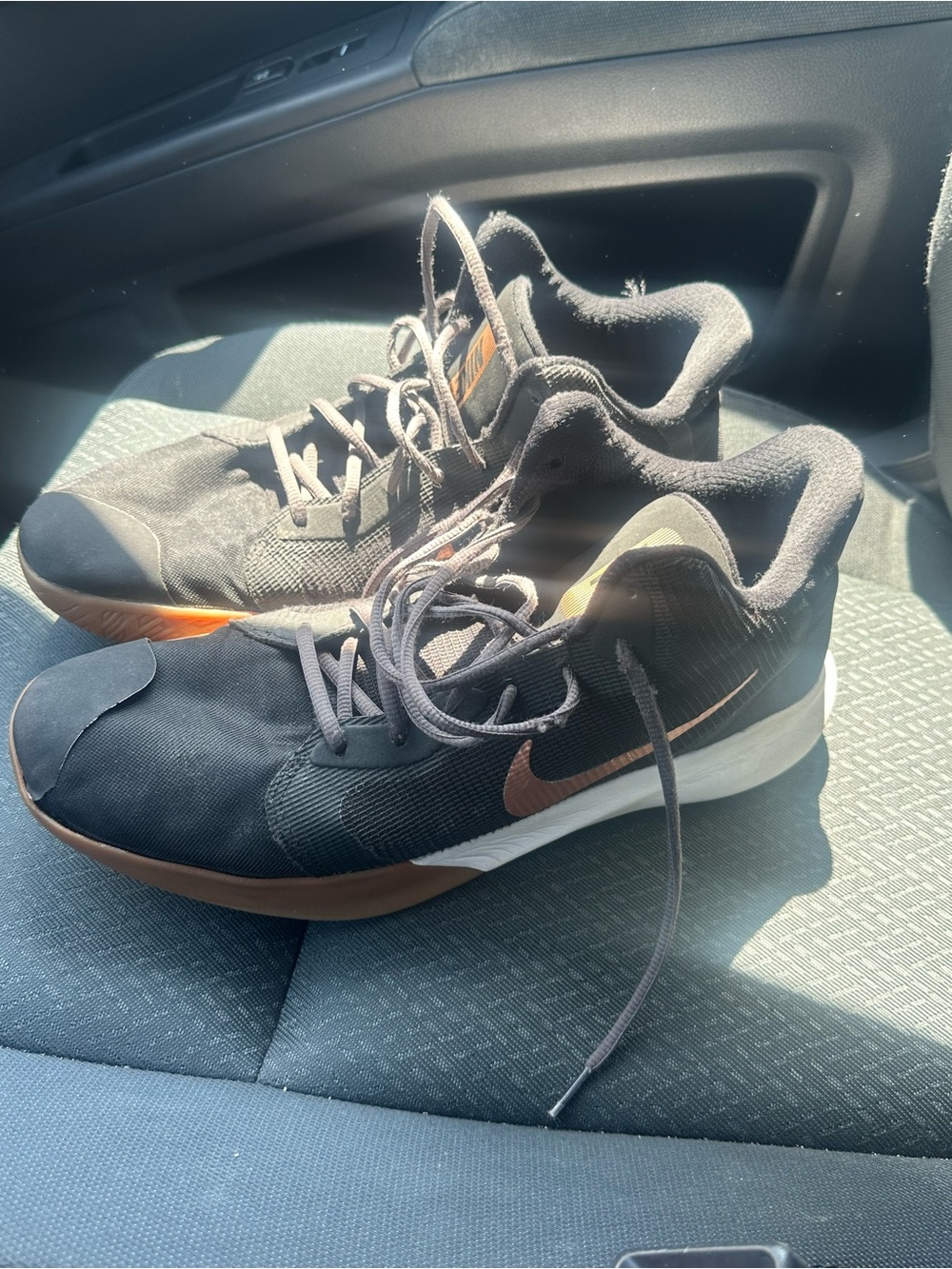 Nike Men’s Black Sneakers with Brown Accents